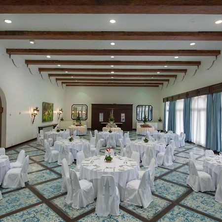 Hotel Tropical Manaus Esterno foto The ballroom at the hotel