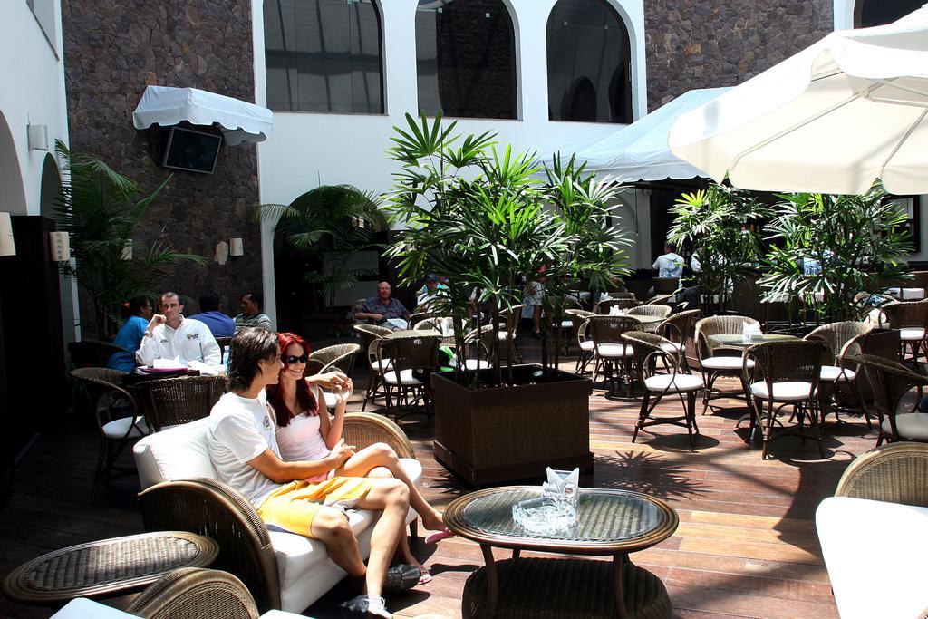 Hotel Tropical Manaus Esterno foto Patio de la Casa Colorada