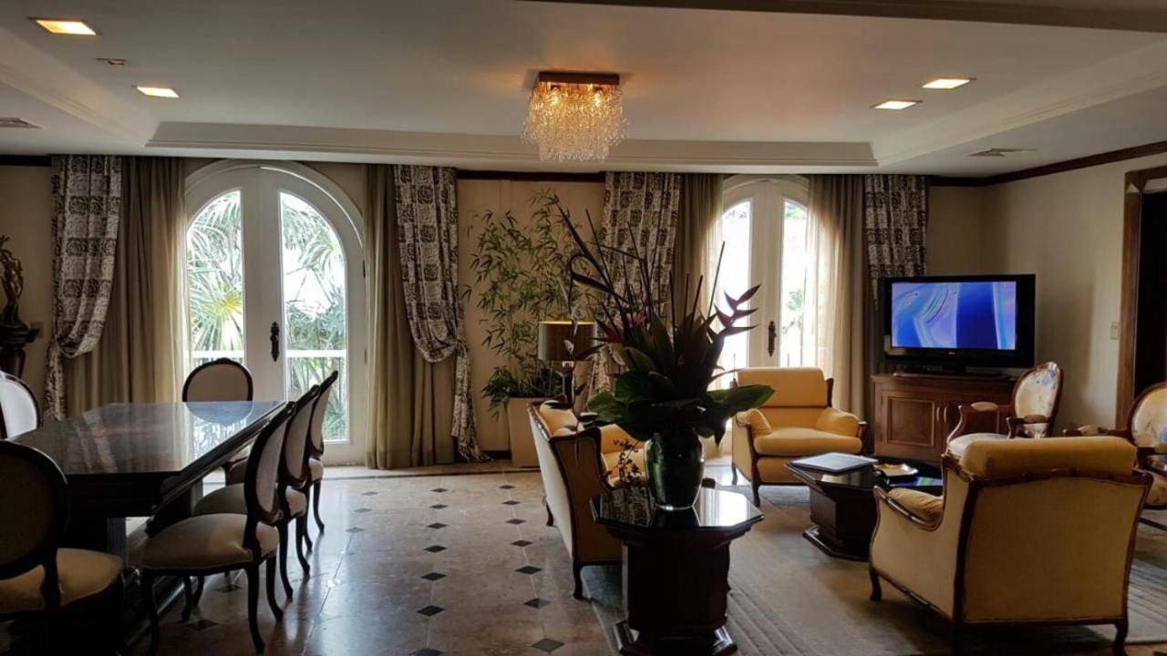 Hotel Tropical Manaus Esterno foto A suite at the Four Seasons Hotel
