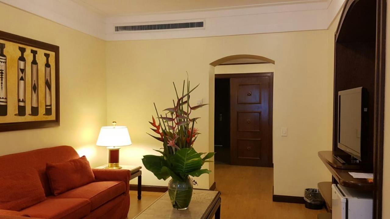 Hotel Tropical Manaus Esterno foto A suite at the hotel
