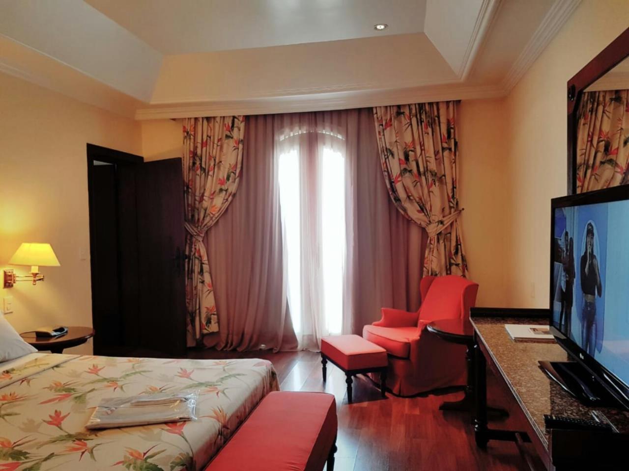 Hotel Tropical Manaus Esterno foto A room at the hotel