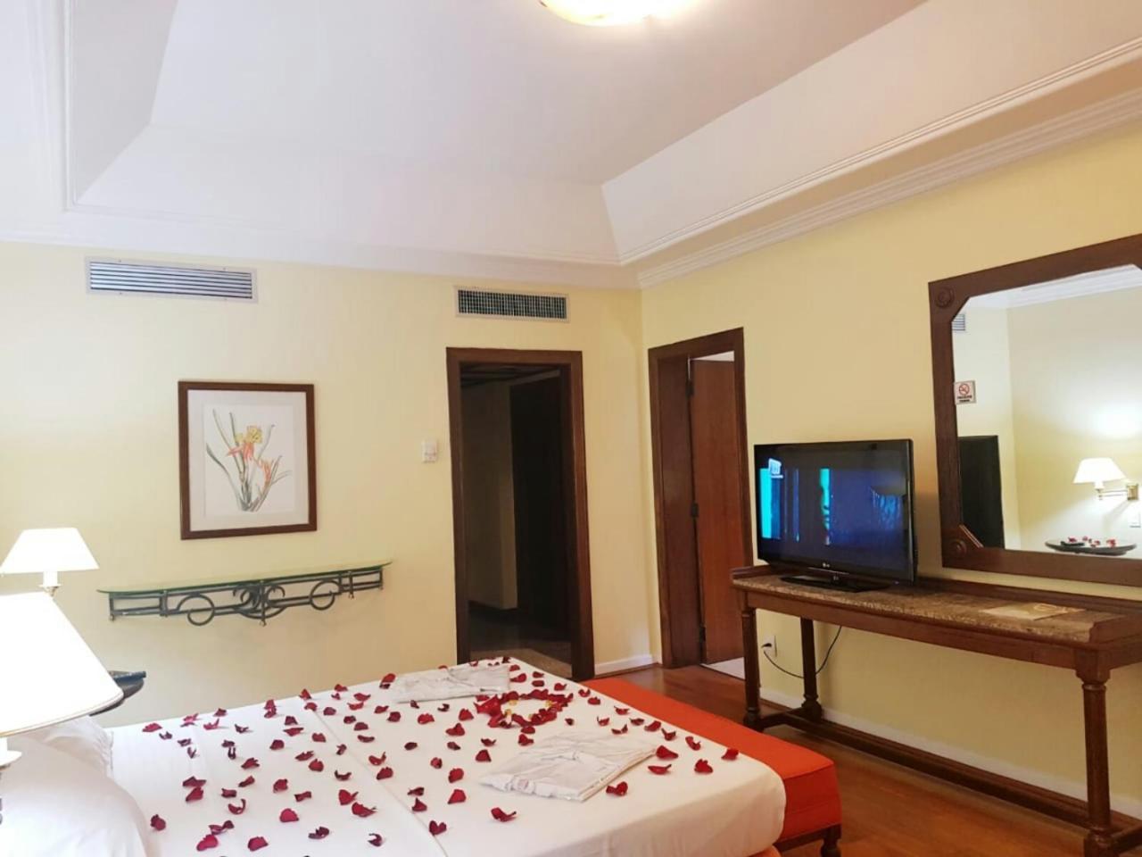Hotel Tropical Manaus Esterno foto A room at the hotel
