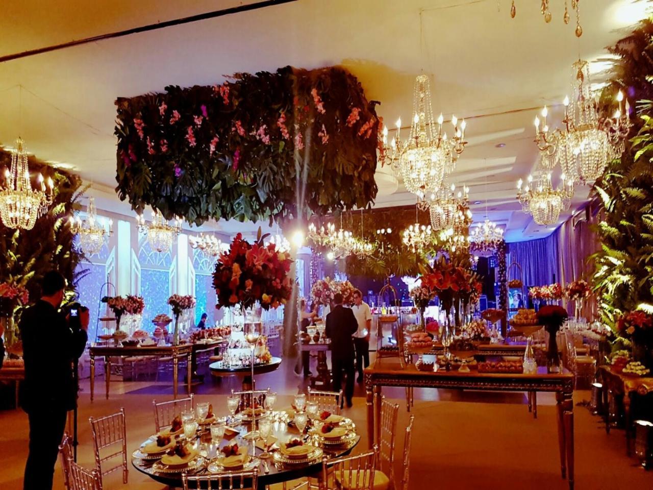 Hotel Tropical Manaus Esterno foto The interior of the ballroom at the 2011 Met Gala