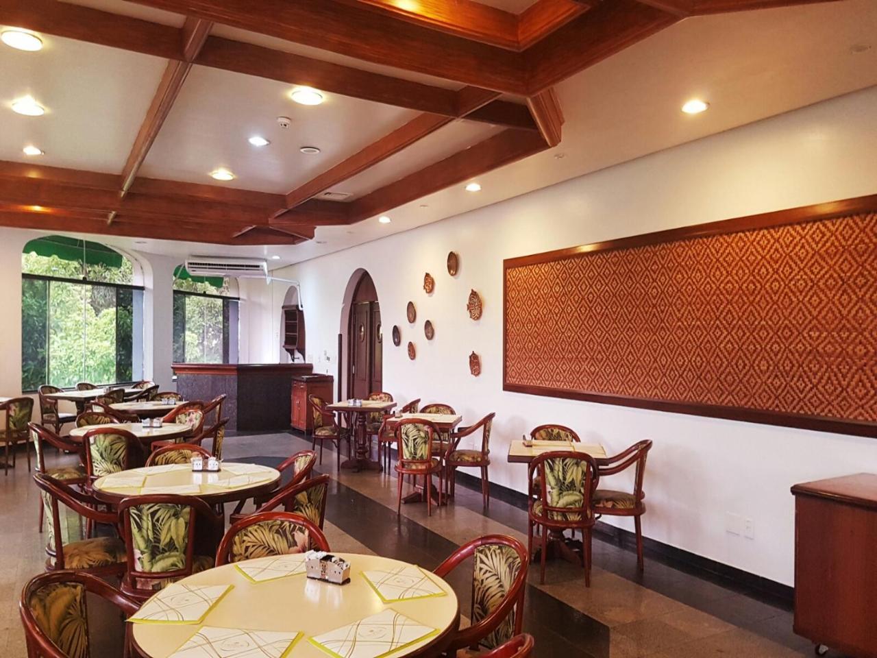Hotel Tropical Manaus Esterno foto The interior of the restaurant